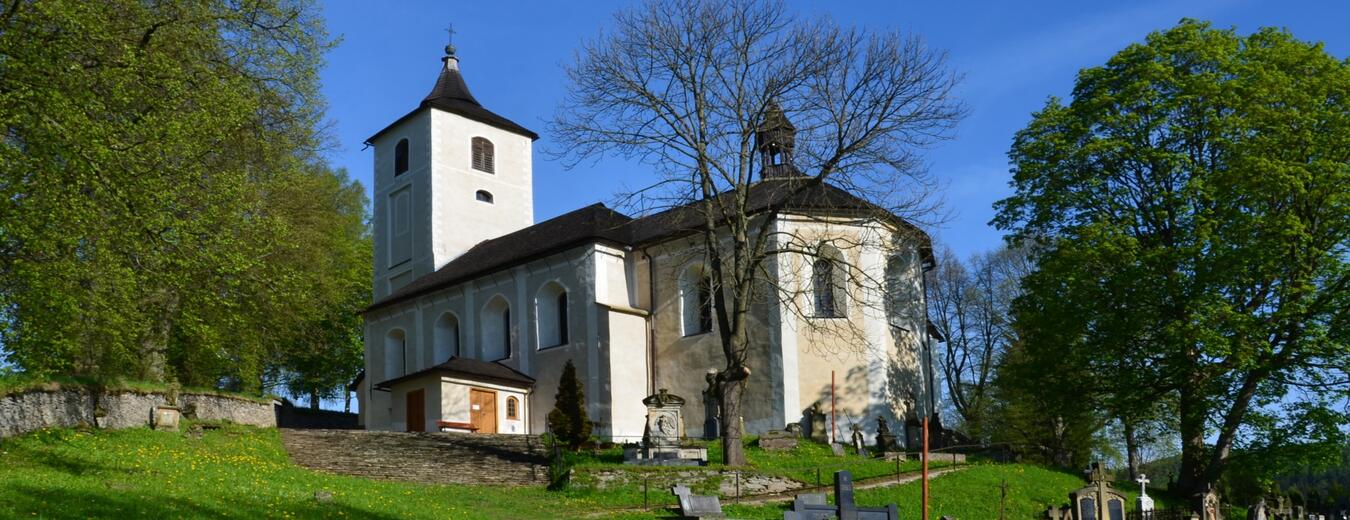 Kościół na cmentarzu Horní Maršov