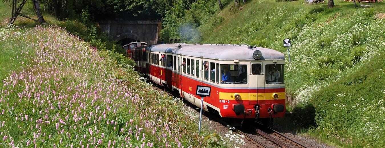 Historický motoráček na Zubačce 