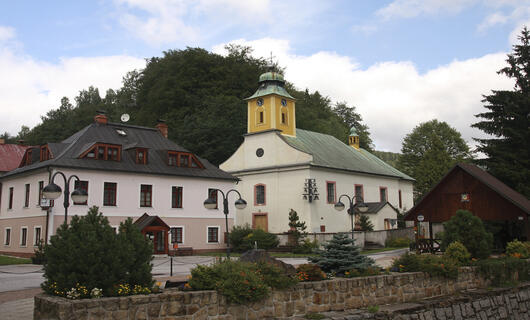 Náměstí Dolní Dvůr