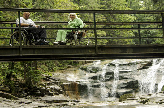 Z Harrachova podél Mumlavy na Krakonošovu snídani